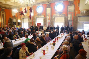 23.12.2025. Kielce. Wigilia dla samotnych, ubogich i bezdomnych / Fot. Wiktor Taszłow - Radio Kielce