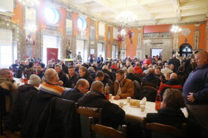 23.12.2025. Kielce. Wigilia dla samotnych, ubogich i bezdomnych / Fot. Wiktor Taszłow - Radio Kielce