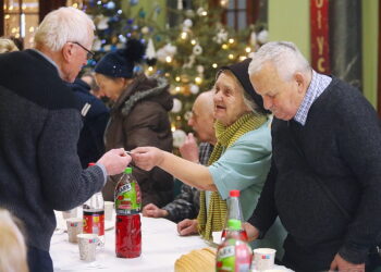 23.12.2025. Kielce. Wigilia dla samotnych, ubogich i bezdomnych / Fot. Wiktor Taszłow - Radio Kielce
