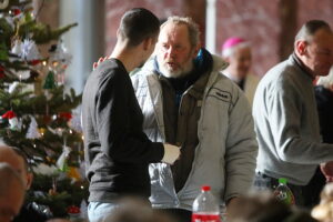 23.12.2025. Kielce. Wigilia dla samotnych, ubogich i bezdomnych / Fot. Wiktor Taszłow - Radio Kielce