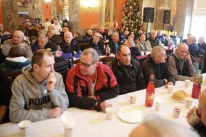 23.12.2025. Kielce. Wigilia dla samotnych, ubogich i bezdomnych / Fot. Wiktor Taszłow - Radio Kielce