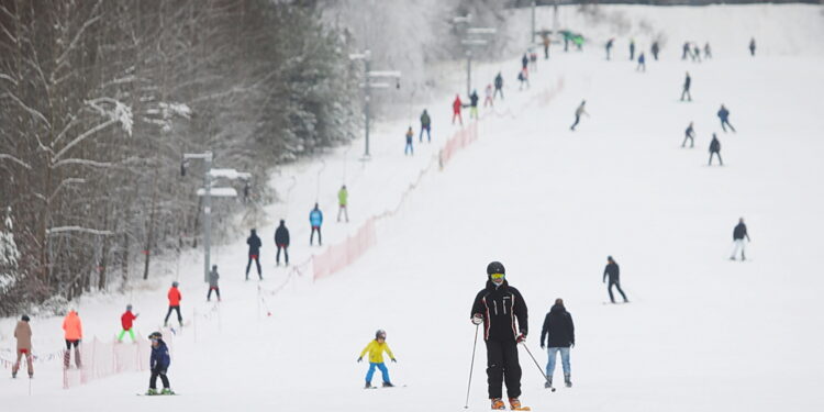 01.01.2026. Kielce. Stok narciarski. Stadion / Fot. Wiktor Taszłow - Radio Kielce