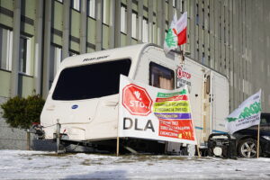 Ucierpi nie tylko rolnik, lecz także konsument - rolnicy protestują - Radio Kielce