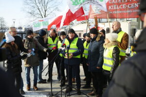 Ucierpi nie tylko rolnik, lecz także konsument - rolnicy protestują - Radio Kielce