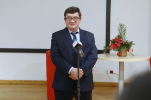 08.01.2025. Kielce. Wernisaż wystawy fotografii Mariusza Uciga " Kielce na starej i nowej fotografii" / Fot. Wiktor Taszłow - Radio Kielce