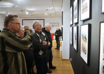 Kielce. Wernisaż wystawy fotografii Mariusza Uciga " Kielce na starej i nowej fotografii" - Radio Kielce 08.01.2025. Kielce. Wernisaż wystawy fotografii Mariusza Uciga " Kielce na starej i nowej fotografii" / Fot. Wiktor Taszłow - Radio Kielce