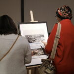 08.01.2025. Kielce. Wernisaż wystawy fotografii Mariusza Uciga " Kielce na starej i nowej fotografii" / Fot. Wiktor Taszłow - Radio Kielce