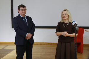 08.01.2025. Kielce. Wernisaż wystawy fotografii Mariusza Uciga " Kielce na starej i nowej fotografii" / Fot. Wiktor Taszłow - Radio Kielce