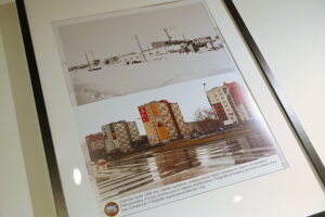 08.01.2025. Kielce. Wernisaż wystawy fotografii Mariusza Uciga " Kielce na starej i nowej fotografii" / Fot. Wiktor Taszłow - Radio Kielce