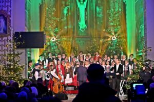 19.12.2025. Masłów. Kolędowanie / Fot. Centrum Edukacji i Kultury "Szklany Dom" - Facebook