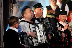 19.12.2025. Masłów. Kolędowanie / Fot. Centrum Edukacji i Kultury "Szklany Dom" - Facebook