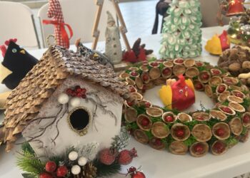 Świąteczne ozdoby na kiermaszu w szpitalu - Radio Kielce 09.12.2025. Kielce. Wojewódzki Szpital Zespolonym w Kielcach. Kiermasz / Fot. Iwona Murawska-Bujnowicz - Radio Kielce