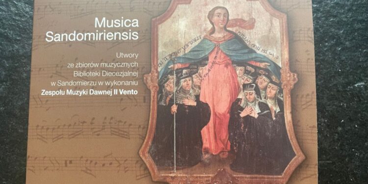 Płyta z utworami pochodzącymi ze zbiorów sandomierskich benedyktynek / Fot. Grażyna Szlęzak-Wójcik - Radio Kielce