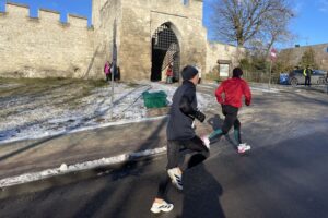 30.12.2025. Szydłów. 44. Uliczne Biegi Sylwestrowe / Fot. Kamil Król - Radio Kielce