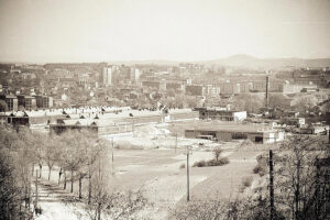 Kielce. Ulica Romualda Mielczarskiego. 1967 rok / źródło: fotopolska.eu; fot. Andrzej Wyczałkowski