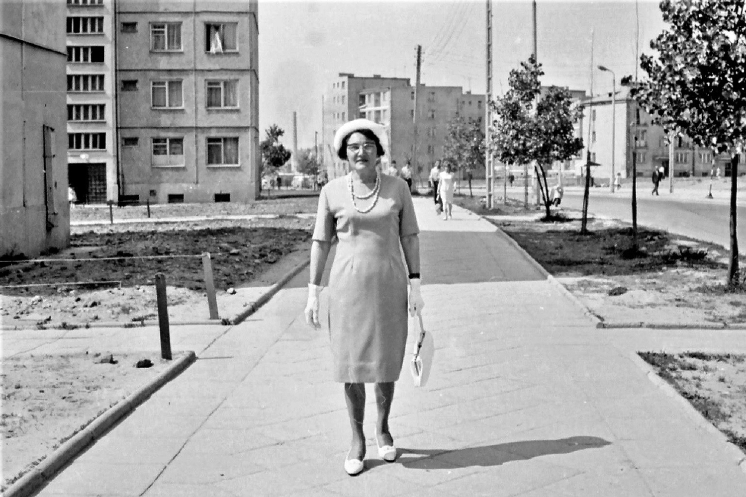 Kielce. Ulica Jagiellońska. 1968 rok. W tle widoczny blok przy ulicy Jagiellońskiej nr 53 / źródło: fotopolska.eu; fot. Longin Ucig