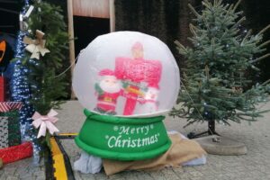 Świąteczne miasteczko w sercu tężni - Radio Kielce 13.12.2025. Busko-Zdrój. Tężnia solankowa / Fot. Marta Gajda-Kruk - Radio Kielce