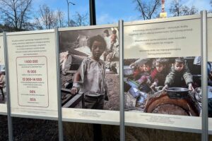 15.12.2025. Kielce. Ogród Wolności. Wystawa „Cisza, która krzyczy” / Fot. Marcin Marszałek - Radio Kielce