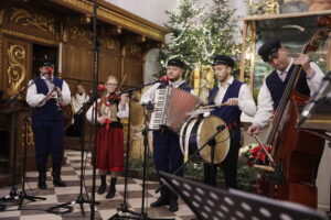 Święty Krzyż. Koncert charytatywny - Radio Kielce