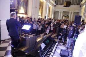 Święty Krzyż. Koncert charytatywny - Radio Kielce