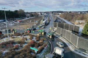 Cedzyna. Protest rolników - Radio Kielce