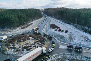 Cedzyna. Protest rolników - Radio Kielce
