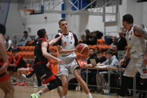 13.12.2025. Kielce. II liga koszykówki. Mecz UJK Kielce - MKKS Rybnik / Fot. UJK Kielce