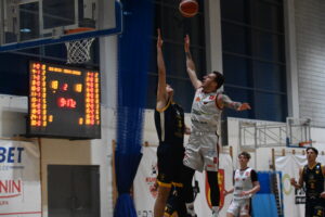 UJK Kielce bez litości dla młodego zespołu ze Śląska - Radio Kielce