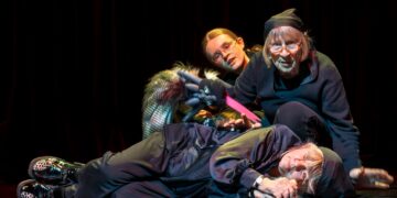 Teatralny projekt o manipulacji