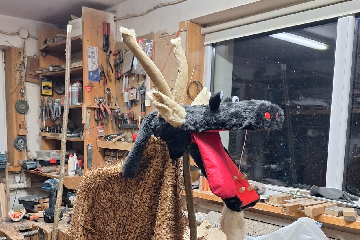 Z kożuchów i drewna lipowego – niezwykłe turonie zachwyciły jury