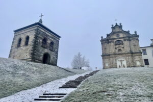 Sanktuarium już w bieli. Szopka zalśni w pełnej krasie w wigilię - Radio Kielce