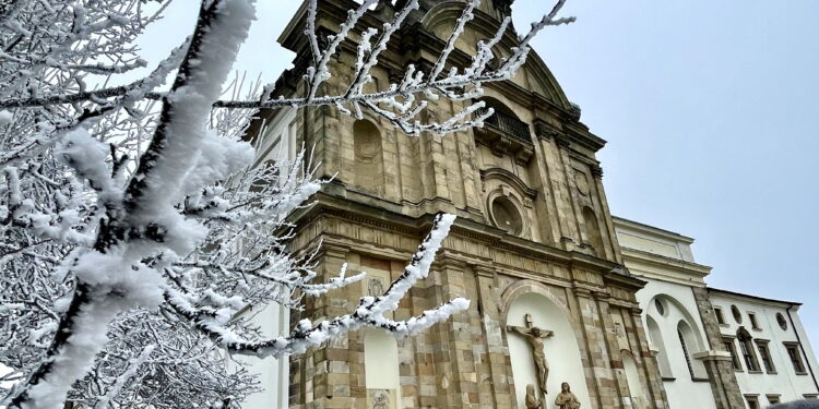 Sanktuarium już w bieli. Szopka zalśni w pełnej krasie w wigilię