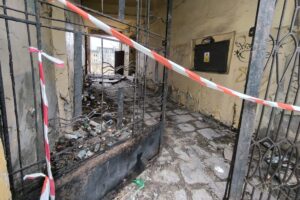 Palący problem przed oknami urzędu miasta - Radio Kielce 12.12.2025. Kielce. Kamienica przy ul. Piotrkowskiej 4 / Fot. Dariusz Kuc - Radio Kielce