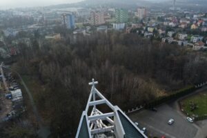 Park Leśny na Czarnowie z szansą na realizację - Radio Kielce 15.12.2025. Kielce. Teren zielony między ulicami Lecha i Piekoszowską / Fot. Jarosław Kubalski - Radio Kielce