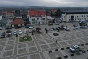 Więcej zieleni w Daleszycach? Miejski rynek czeka rewolucja - Radio Kielce 15.12.2025. Daleszyce. Rynek / Fot. Jarosław Kubalski - Radio Kielce