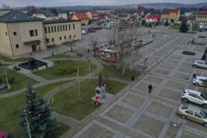 Więcej zieleni w Daleszycach? Miejski rynek czeka rewolucja - Radio Kielce 15.12.2025. Daleszyce. Rynek / Fot. Jarosław Kubalski - Radio Kielce