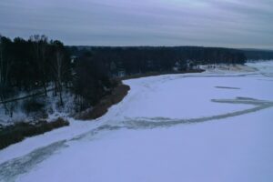 Zalew to nie lodowisko, to może być śmiertelna pułapka - Radio Kielce Zalew to nie lodowisko, to może być śmiertelna pułapka - Radio Kielce