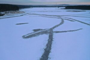 Zalew to nie lodowisko, to może być śmiertelna pułapka - Radio Kielce Zalew to nie lodowisko, to może być śmiertelna pułapka - Radio Kielce