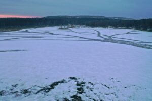 Zalew to nie lodowisko, to może być śmiertelna pułapka - Radio Kielce Zalew to nie lodowisko, to może być śmiertelna pułapka - Radio Kielce