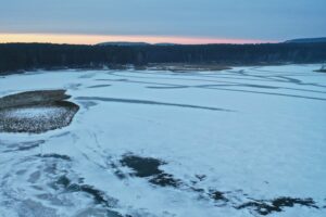 Zalew to nie lodowisko, to może być śmiertelna pułapka - Radio Kielce Zalew to nie lodowisko, to może być śmiertelna pułapka - Radio Kielce