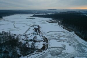 Zalew to nie lodowisko, to może być śmiertelna pułapka - Radio Kielce Zalew to nie lodowisko, to może być śmiertelna pułapka - Radio Kielce