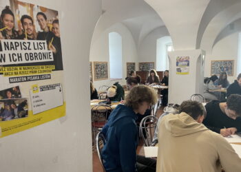 Uczniowie Collegium Gostomianum bronią praw człowieka - Radio Kielce Uczniowie Collegium Gostomianum bronią praw człowieka