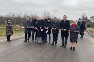 12.12.2025. Święcica. Otwarcie wyremontowanej drog / Fot. Grażyna Szlęzak-Wójcik - Radio Kielce