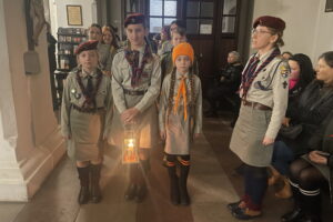 Betlejemskie Światło Pokoju jest już w domach mieszkańców Sandomierza - Radio Kielce Betlejemskie Światło Pokoju jest już w domach mieszkańców Sandomierza - Radio Kielce