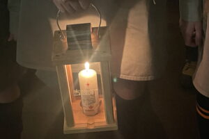 Betlejemskie Światło Pokoju jest już w domach mieszkańców Sandomierza - Radio Kielce Betlejemskie Światło Pokoju jest już w domach mieszkańców Sandomierza - Radio Kielce