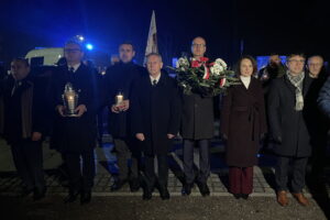 Sandomierz upamiętnił 44 rocznicę wprowadzenia stanu wojennego - Radio Kielce Sandomierz upamiętnił 44 rocznicę wprowadzenia stanu wojennego - Radio Kielce