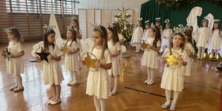 Spotkanie wigilijne dla niezwyczajnej rodziny - Radio Kielce Spotkanie wigilijne dla niezwyczajnej rodziny