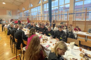 Spotkanie wigilijne dla niezwyczajnej rodziny - Radio Kielce Spotkanie wigilijne dla niezwyczajnej rodziny - Radio Kielce