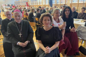 Spotkanie wigilijne dla niezwyczajnej rodziny - Radio Kielce Spotkanie wigilijne dla niezwyczajnej rodziny - Radio Kielce