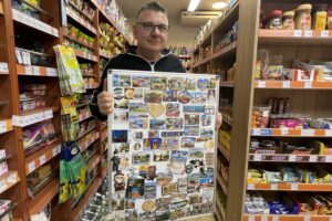 Kolekcja magnesów z której można stworzyć mapę świata